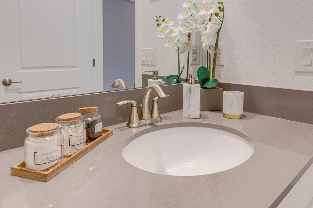 Newly Listed Townhouse Storey Lake, Free Waterpark Kissimmee Kültér fotó