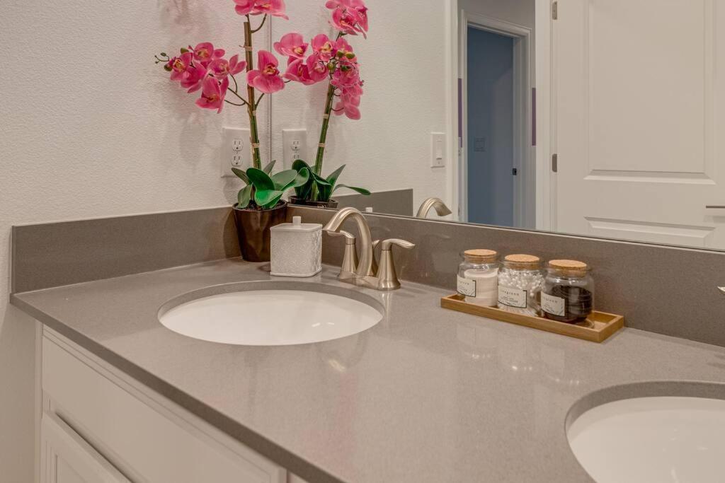 Newly Listed Townhouse Storey Lake, Free Waterpark Kissimmee Kültér fotó